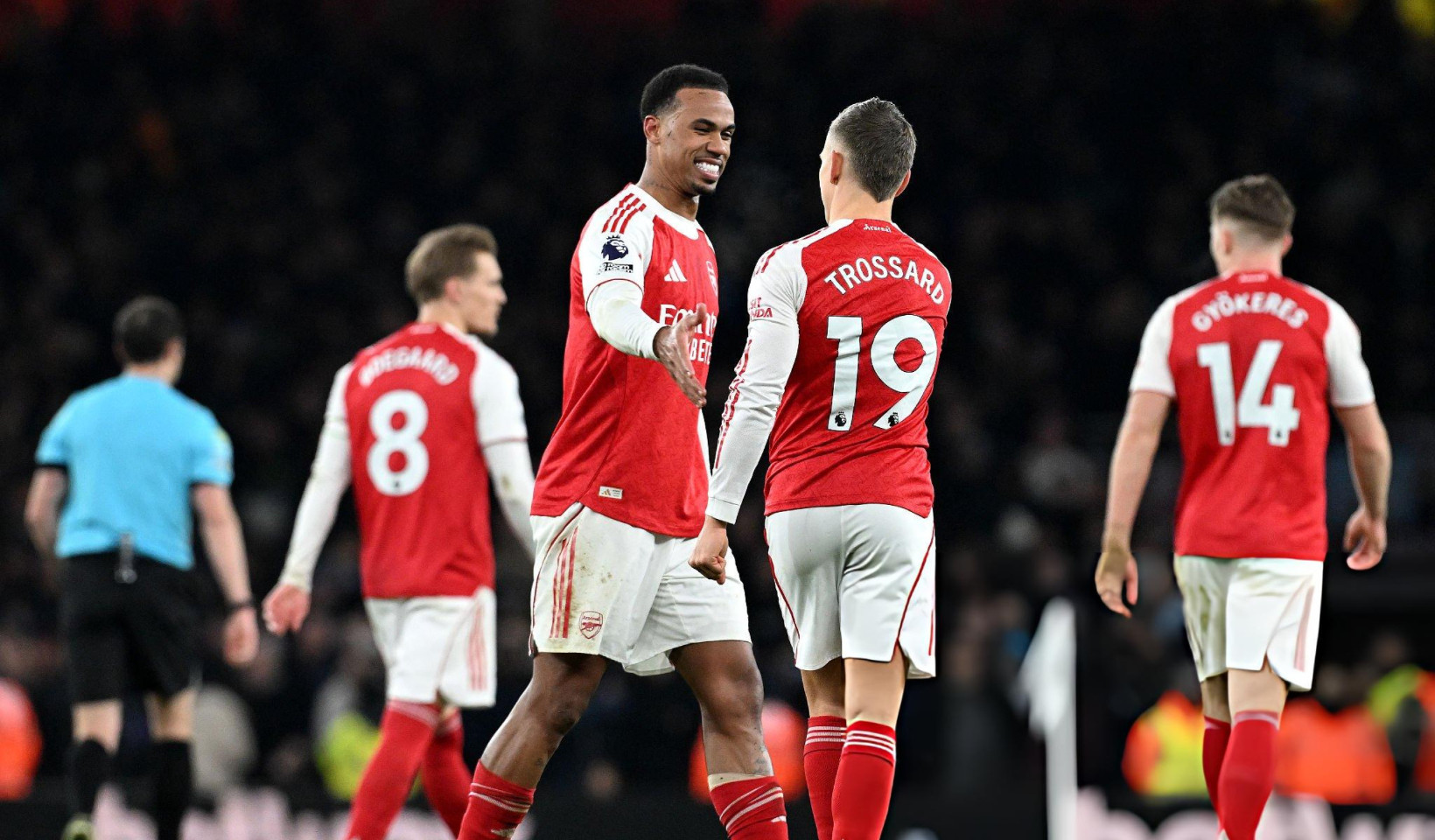 სრული სვლით წინ — არსენალმა საკუთარ მოედანზე ასტონ ვილა დაამარცხა