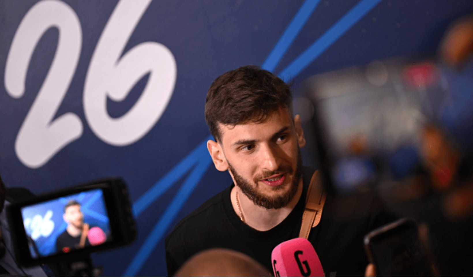 "ჩემი თანაგუნდელების გამო, ღამე არ ვიძინებდი", - ხვიჩა კვარაცხელიას სრული ინტერვიუ