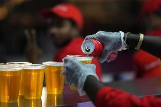 VIDEO: "ლუდი გვინდა", - ეკვადორელმა გულშემატკივრებმა ყატარის აკრძალვები მატჩის მსვლელობისას გააპროტესტეს