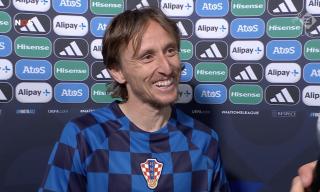 "შეიძლება თქვენი პასპორტი ვნახო? ეს დაუჯერებელია", - ჟურნალისტი მოდრიჩს გაეხუმრა, ლუკამაც უპასუხა