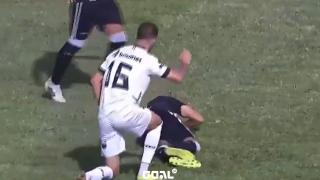 VIDEO: გაძევება 10 წამში - ფეხბურთის ისტორიაში ერთ-ერთი ყველაზე სწრაფი წითელი ბარათი