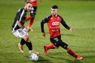 [PHOTO] სეზონის ბომბარდირიც და საუკეთესოც - მიქაუტაძე ბელგიაში დააჯილდოვეს