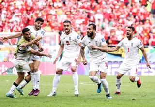 VIDEO: მუნდიალის პირველი წითელი ბარათი და ირანის დრამატული გამარჯვება უელსთან