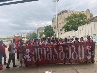 VIDEO: ასე გააცილეს საქართველოს ნაკრები გულშემატკივრებმა სტადიონისკენ