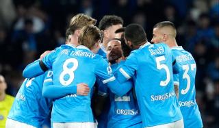 ნაპოლიმ სასუოლო ლობოტკას გოლით დაამარცხა და მნიშვნელოვანი სამი ქულა მოიპოვა