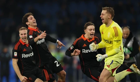 კომომ იტალიის თასის 1/4 ფინალში ნაპოლი დაამარცხა და შემდეგ ეტაპზე გავიდა