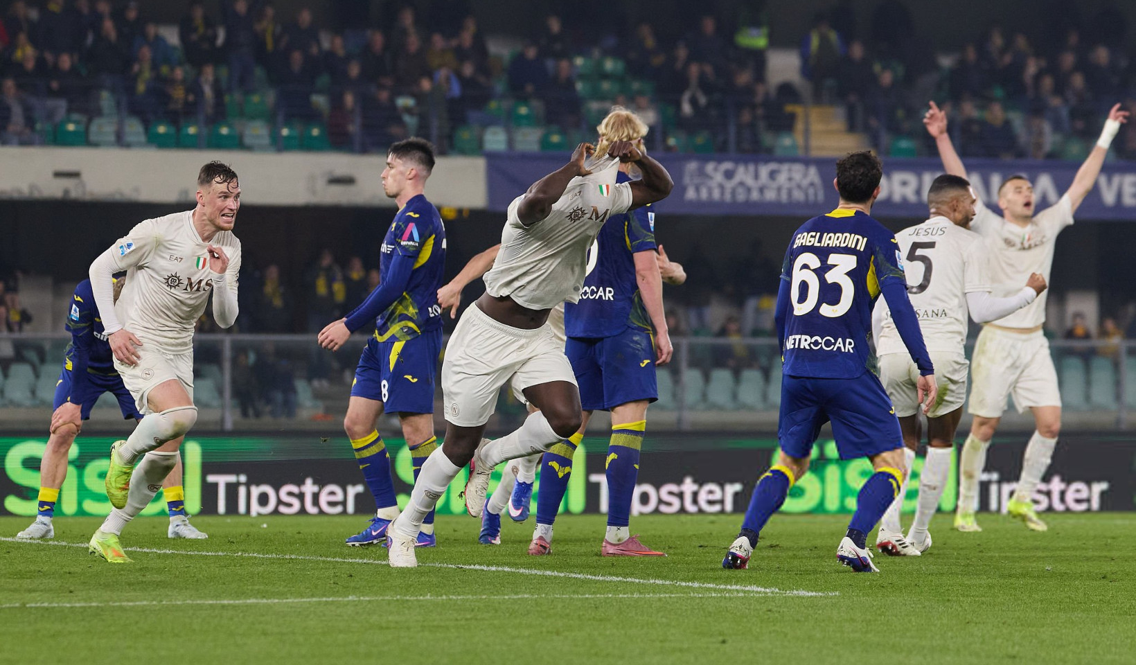 ლუკაკუს გამარჯვების გოლი ბოლო წუთზე — ნაპოლიმ ვერონა დაამარცხა