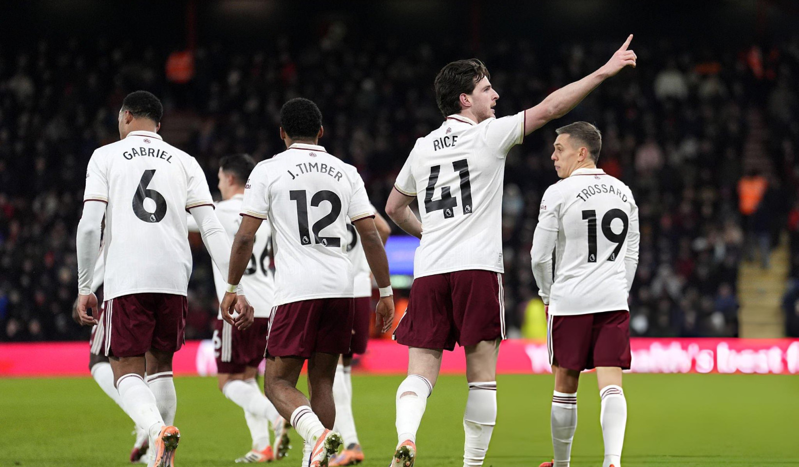 უხვგოლიანი დრამა — არსენალმა ბორმუთი დაამარცხა და ლიდერობა გაიმყარა