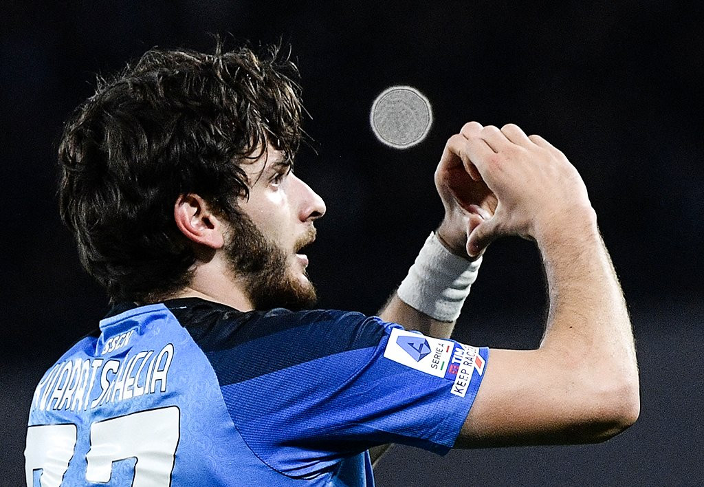 ფოტო: "ცოტა ფეხბურთელი თუ არსებობს, ვისი ყურებაც ხვიჩაზე სასიამოვნოა", - უდიდესი გამოცემა კვარას გოლის შემდეგ