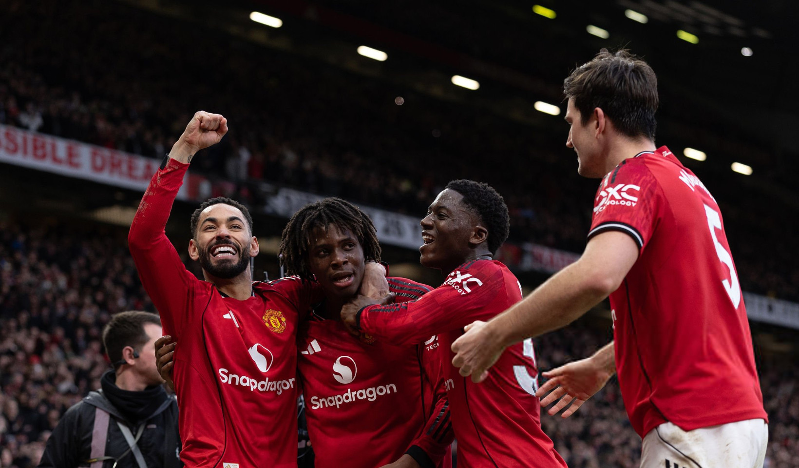 მანჩესტერულ დერბიში იუნაიტედმა სიტი დაამარცხა და მნიშვნელოვანი სამი ქულა მოიპოვა