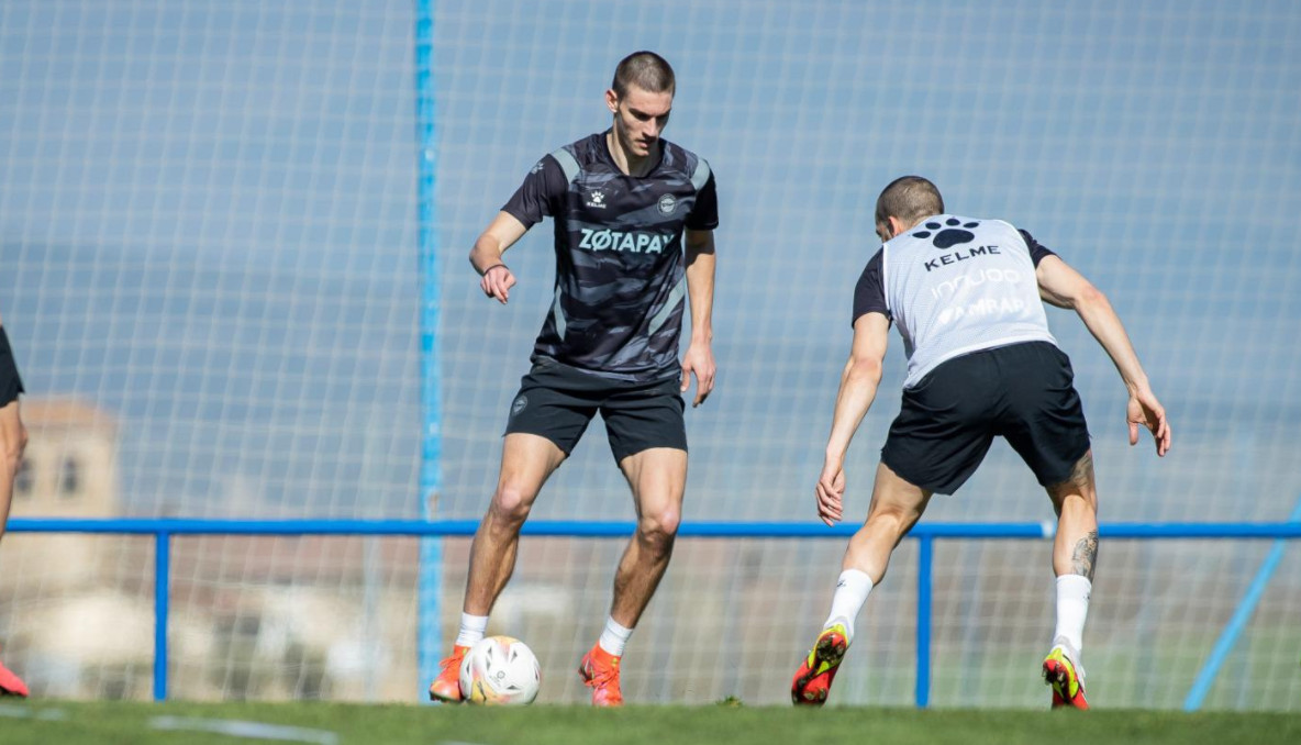 კარგი შანსი: გიორგი გაგუა ალავესის პირველ გუნდთან ერთად ავარჯიშეს