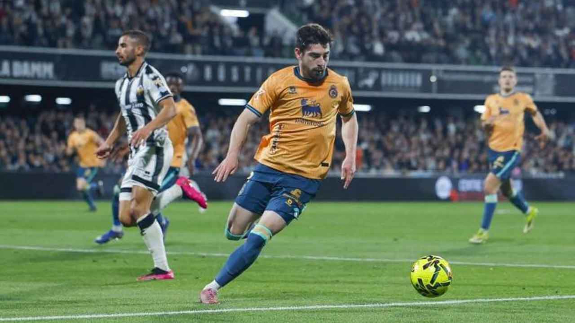 "საინტერესოა, როგორ აღმოჩნდა გულიაშვილი რასინგში?" — AS ქართველზე წერს